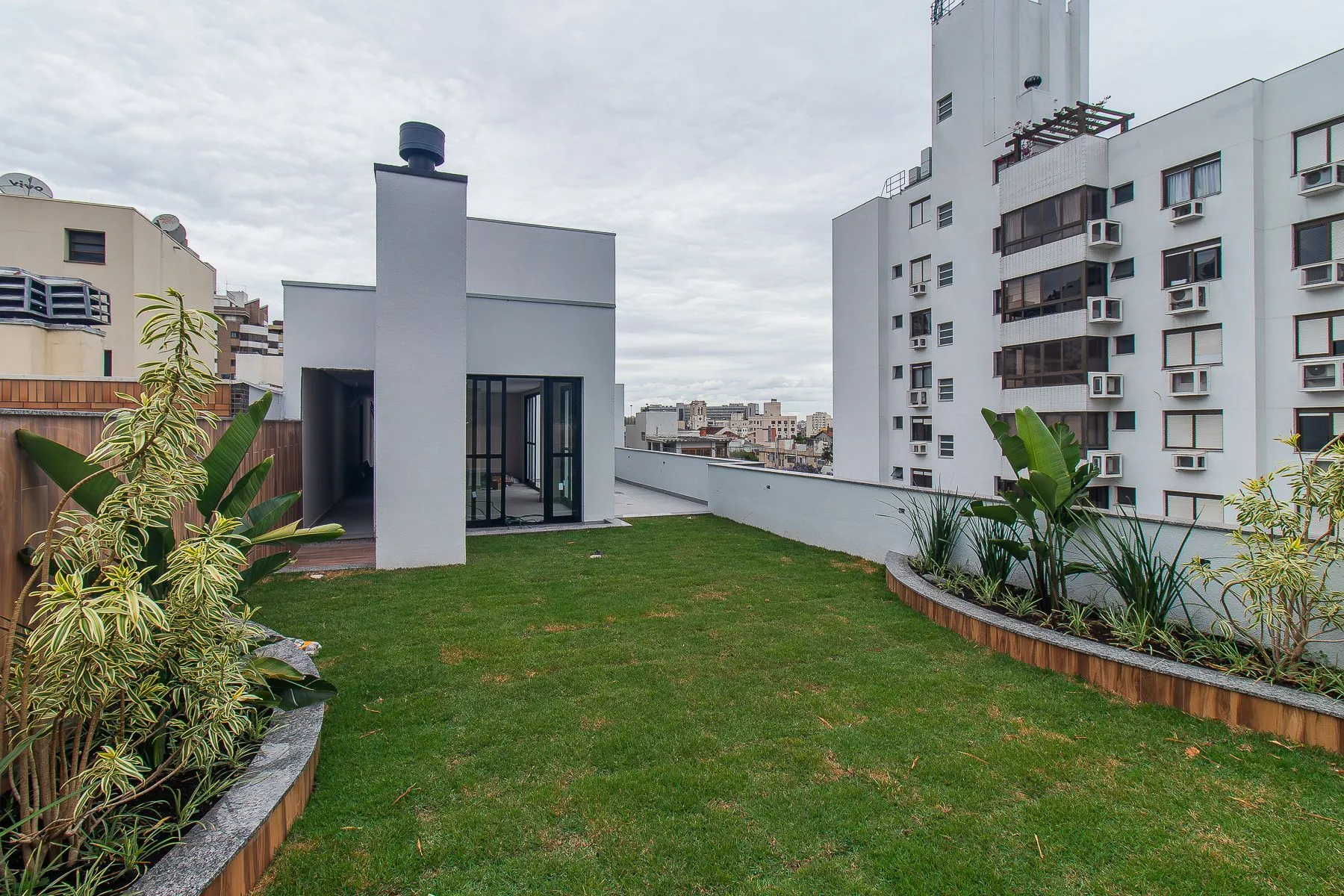 Imagem Vende-se apartamento com 2 quartos (1 suíte), 69,37m² e 1 vaga - Bela Vista