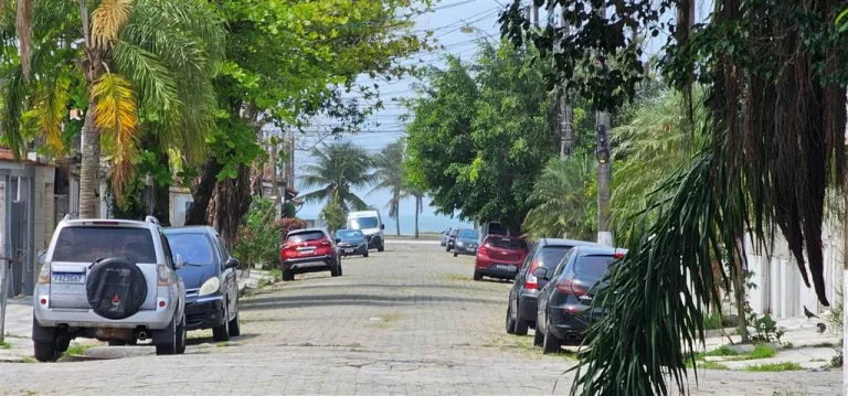 Imagem CASA COM 65.5 m² - BALNEARIO MARACANA - PRAIA GRANDE SP