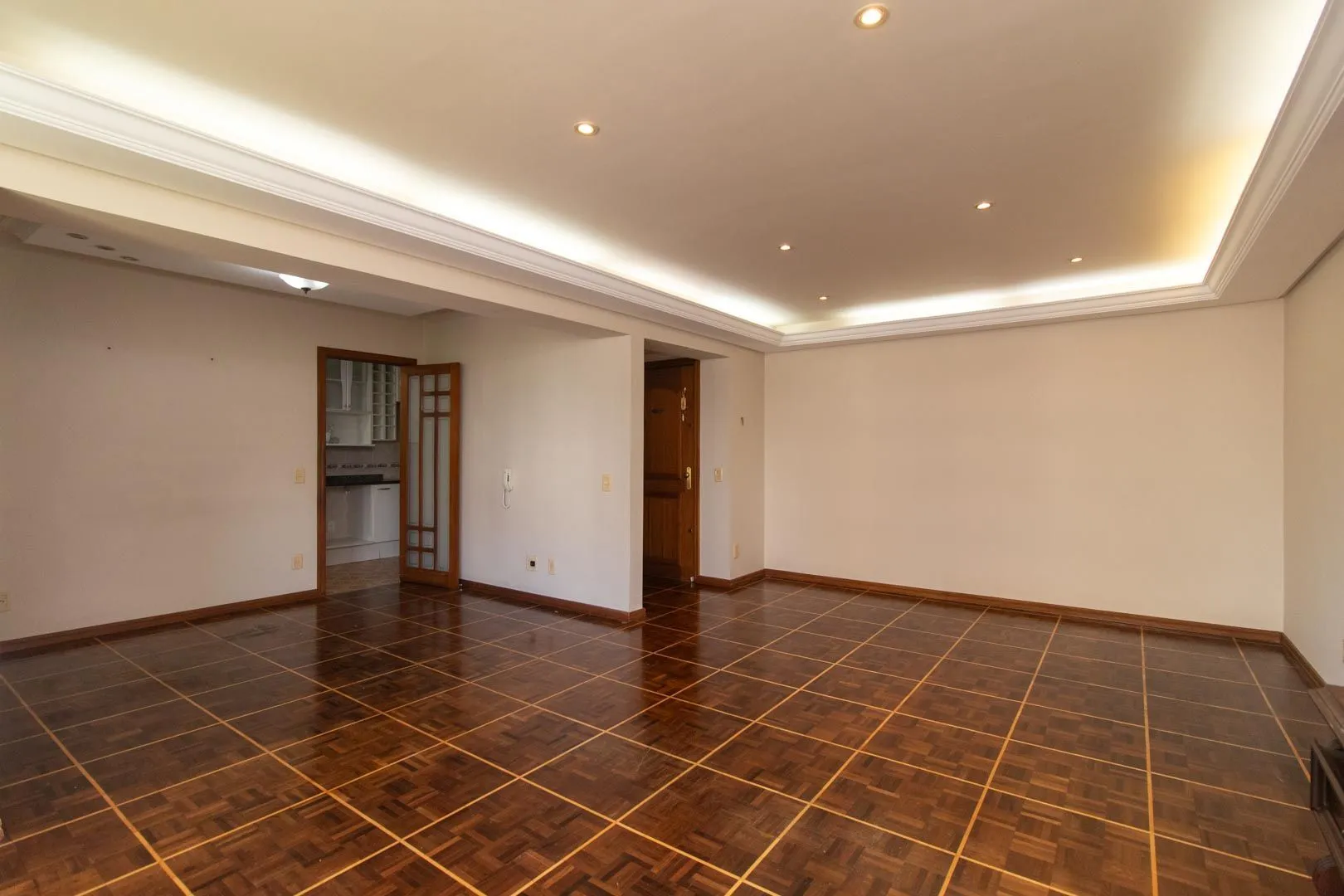 Apartamento de 03 dormitorios com suite e vaga coberta no bairro Menino Deus