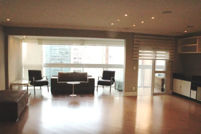 Foto do imóvel Apartamento de 3 suítes a venda na Vila Olimpia