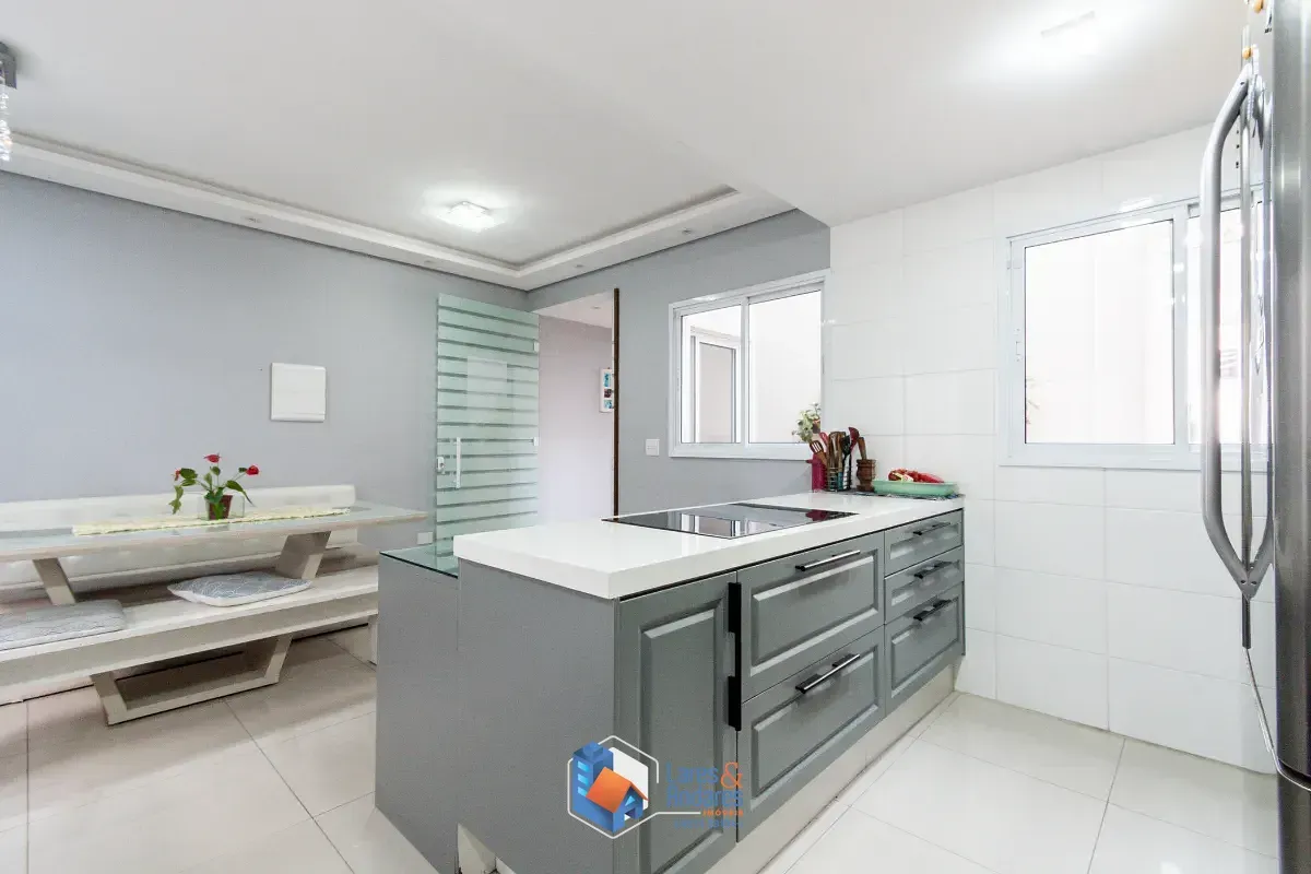 Imagem Casa para venda em Cambuci com 3 quartos, sendo 3 suítes, 187m²