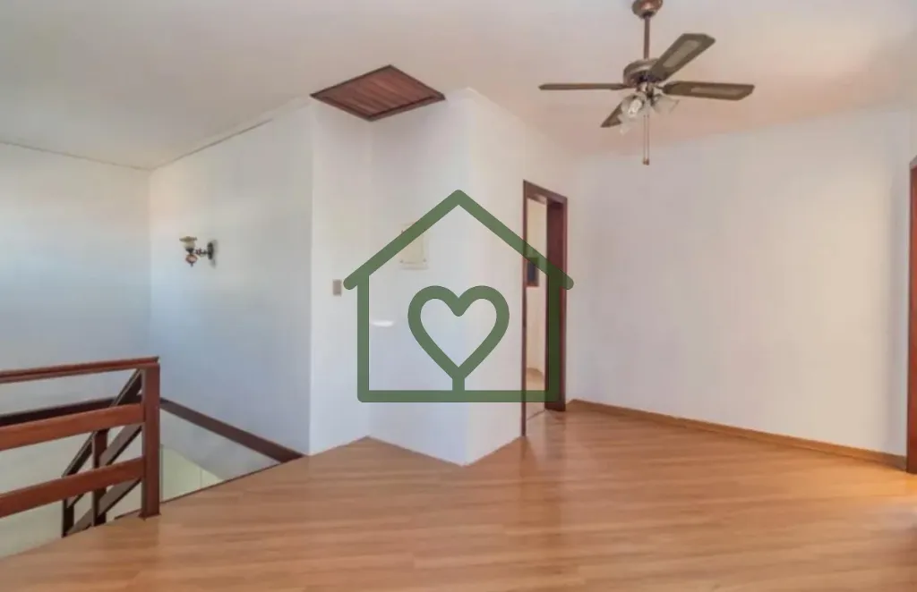 Imagem Para quem busca uma casa espaçosa, com estrutura de construção muito sólida e excelente distribu...