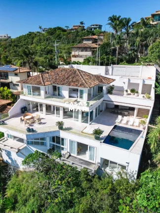 Imagem Luxuosa Casa Frente Mar em Búzios-Ferradura: 6 Suítes, Vista Deslumbrante, Piscina e Privacidade Total!