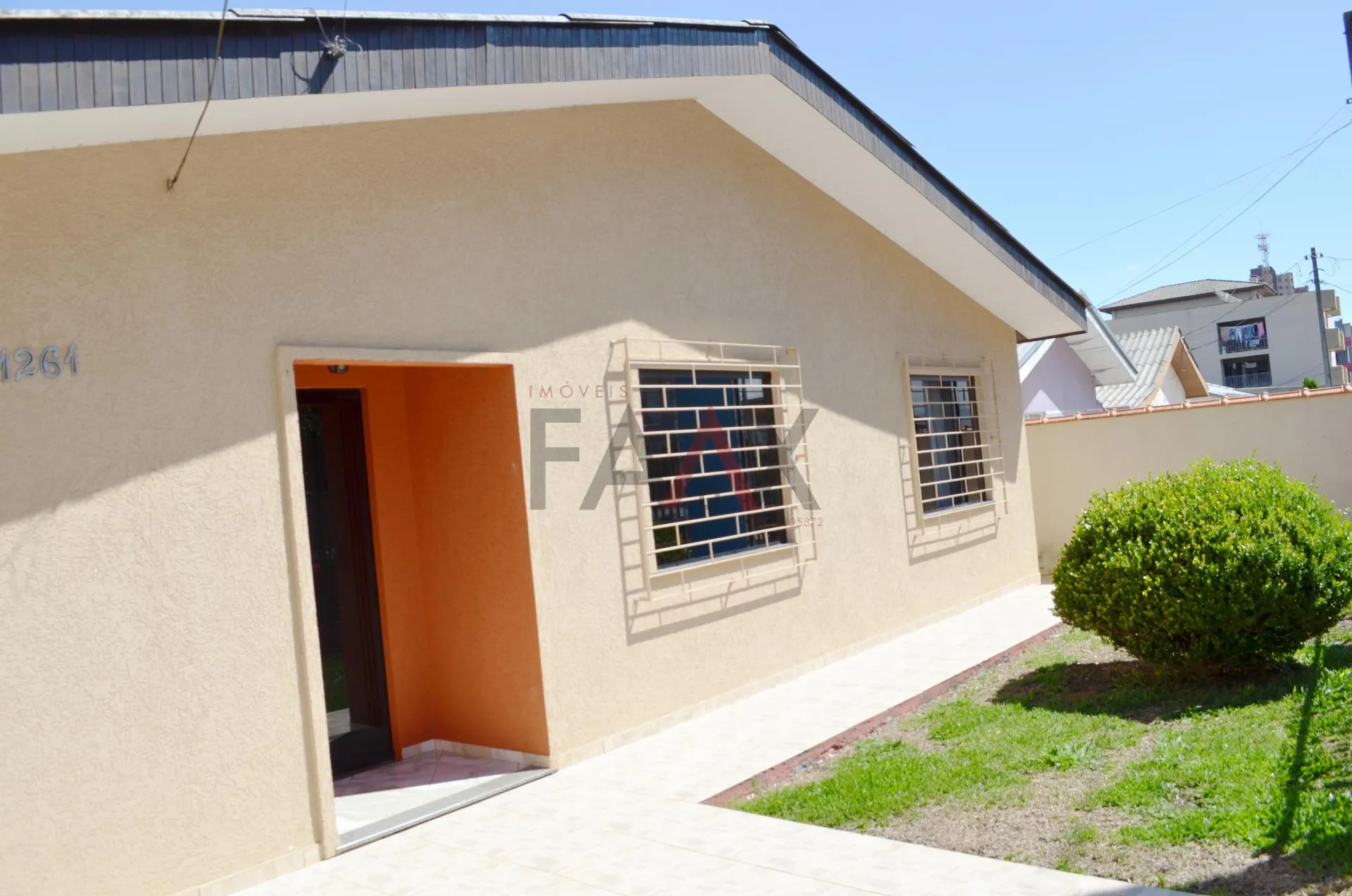 Imagem CASA À VENDA NO CENTRO, GUARAPUAVA - PR