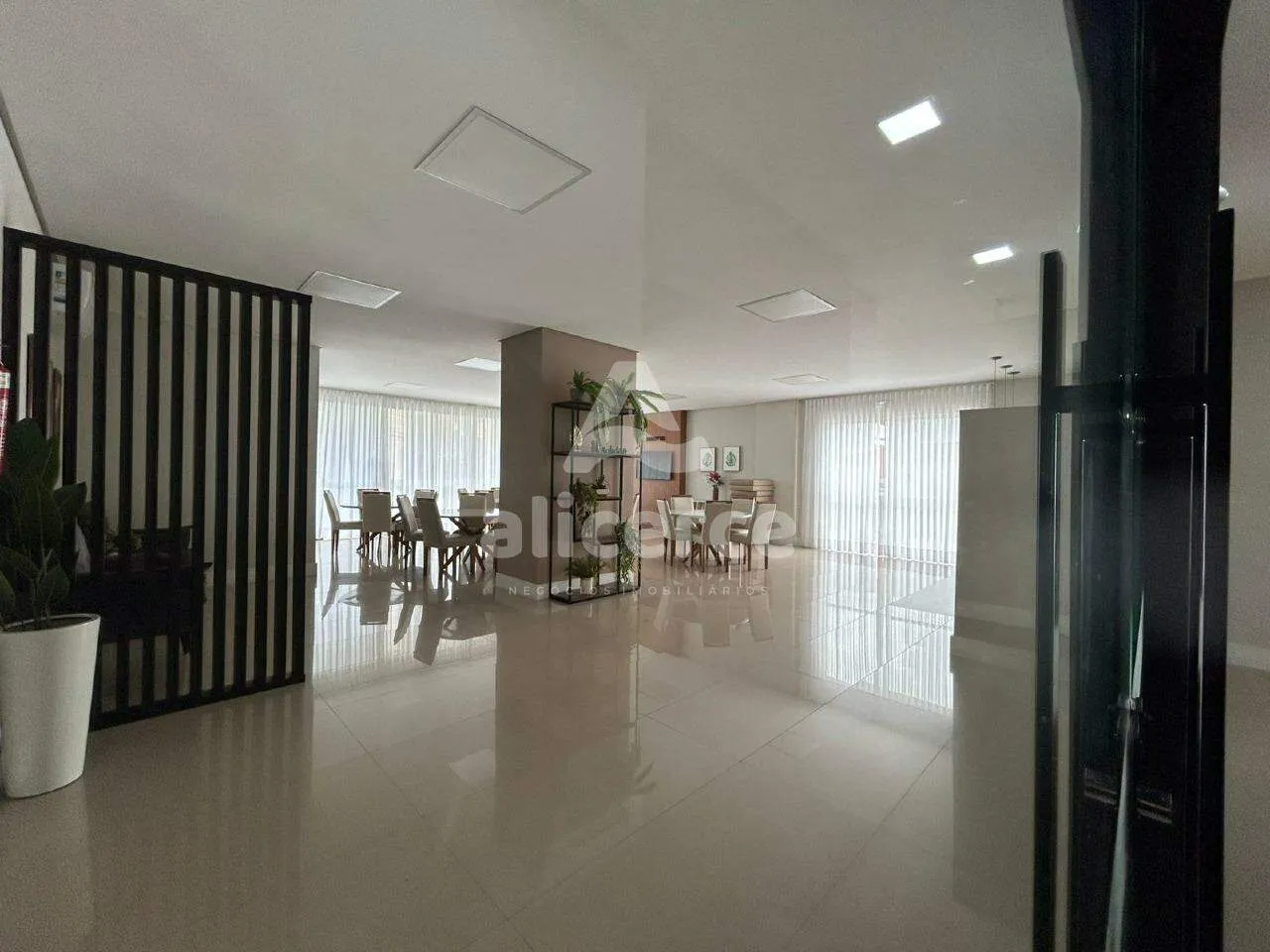 Imagem Apartamento à venda com 2 quartos 1 suíte, 71,2m² em Capoeiras Florianópolis