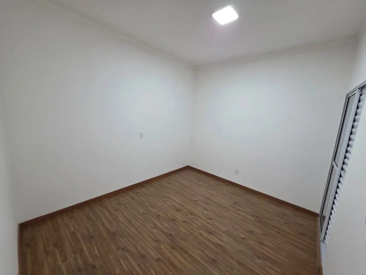 Imagem Imperdível oportunidade! Casa à venda em Sorocaba-SP, Jardim São Carlos. 3 quartos, 3 suítes, 2 salas, 3 banheiros, 3 vagas. 123m². Aproveite!