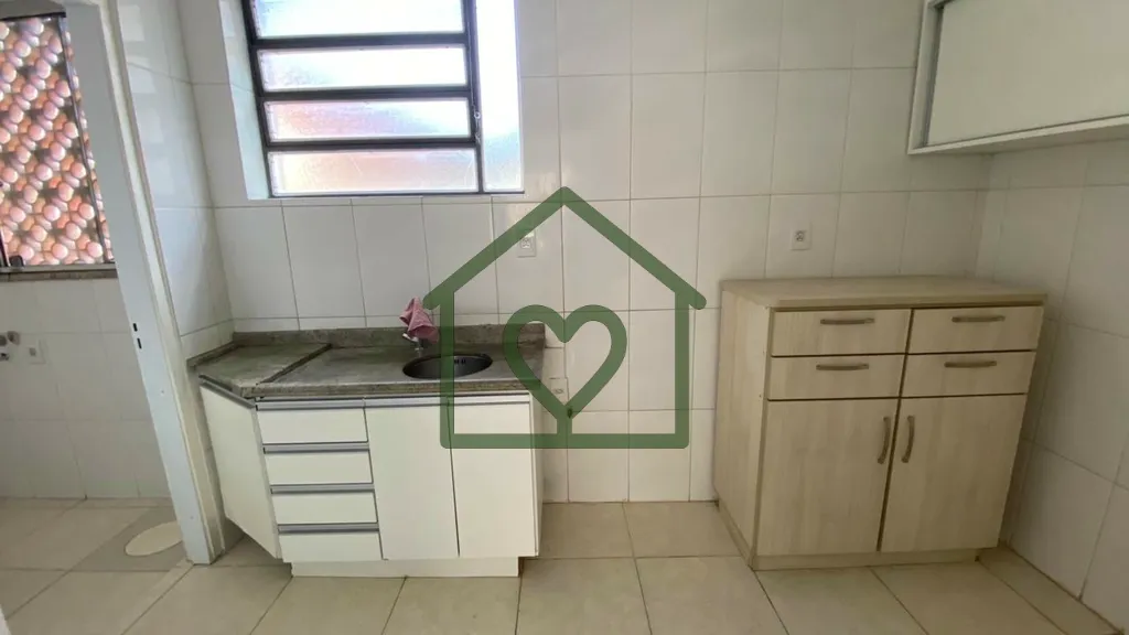 Imagem Apartamento de 3 dormitórios na Santos Neto - Petrópolis! 
Amplo, desocupado, são 128,00m2 de ár...