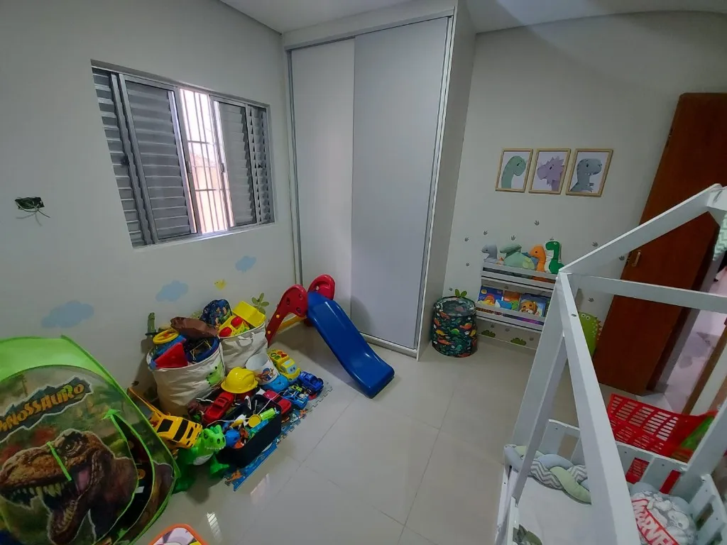 Imagem Imperdível casa à venda em Ribeirão Pires-SP, bairro Aliança: 4 quartos, 4 banheiros, 3 vagas, 335m² de área!