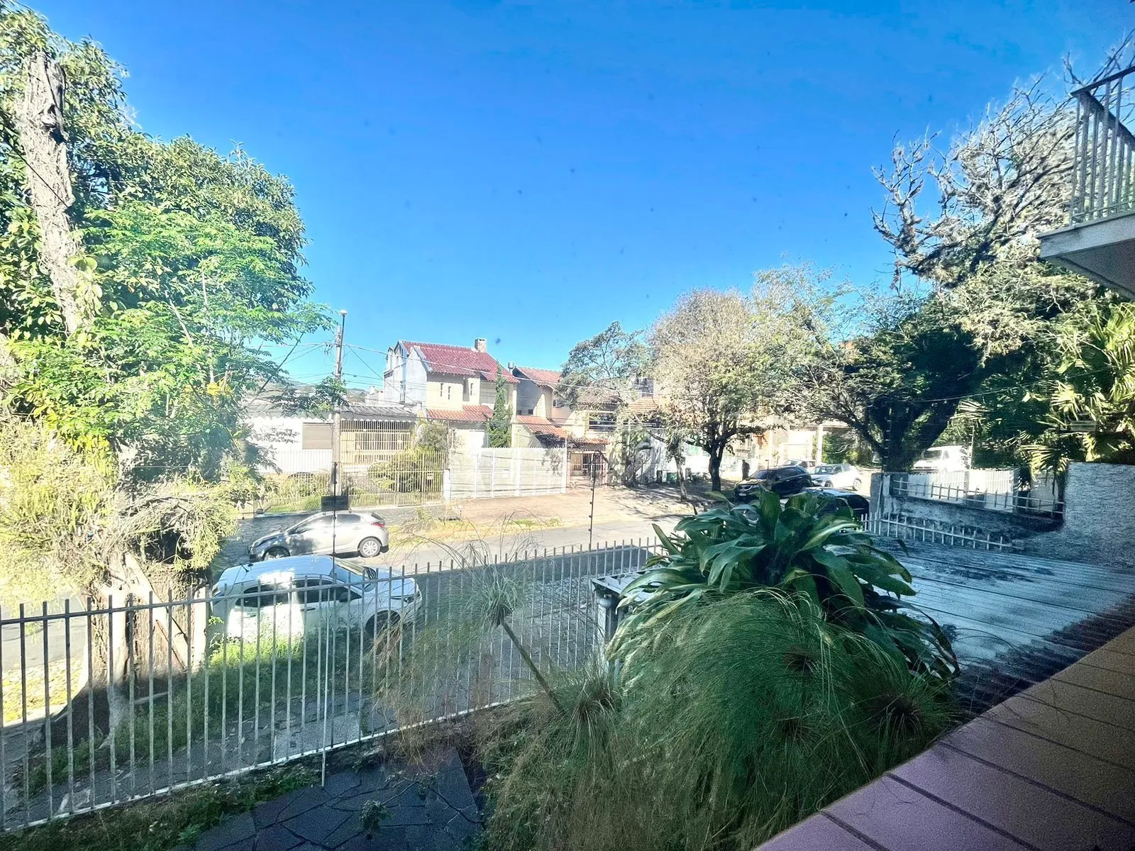 Imagem Sobrado Com 4 dormitórios, 1 suíte e 228M² no Bairro Petrópolis -Porto Alegre