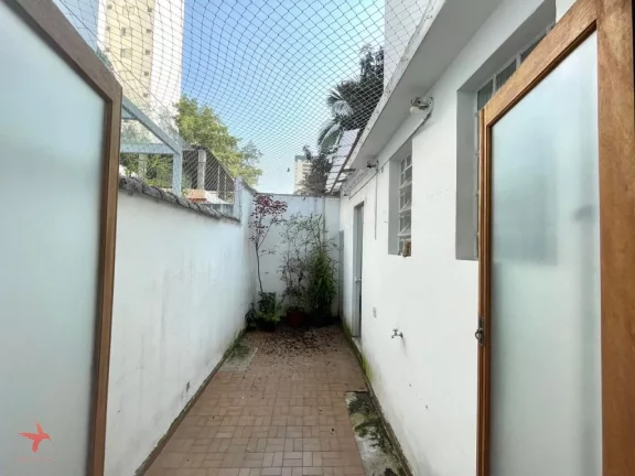 Imagem Imperdível: Casa de vila à venda em Pinheiros, São Paulo-SP, 2 quartos, 1 sala, 2 banheiros, 1 vaga de garagem, 112m² de área.