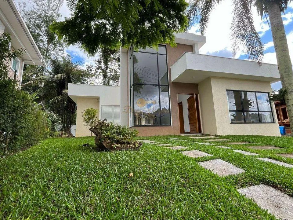 Foto do imóvel Casa em Condomínio para Venda em Teresópolis / RJ em Estrada Vargem Grande
