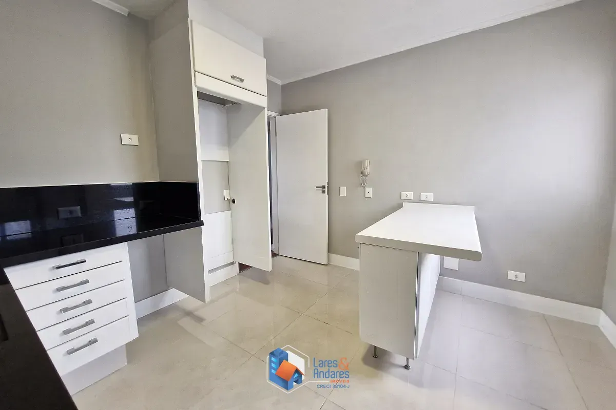 Imagem Apartamento para venda em Chácara Inglesa com 4 quartos, sendo 2 suítes, 156m²