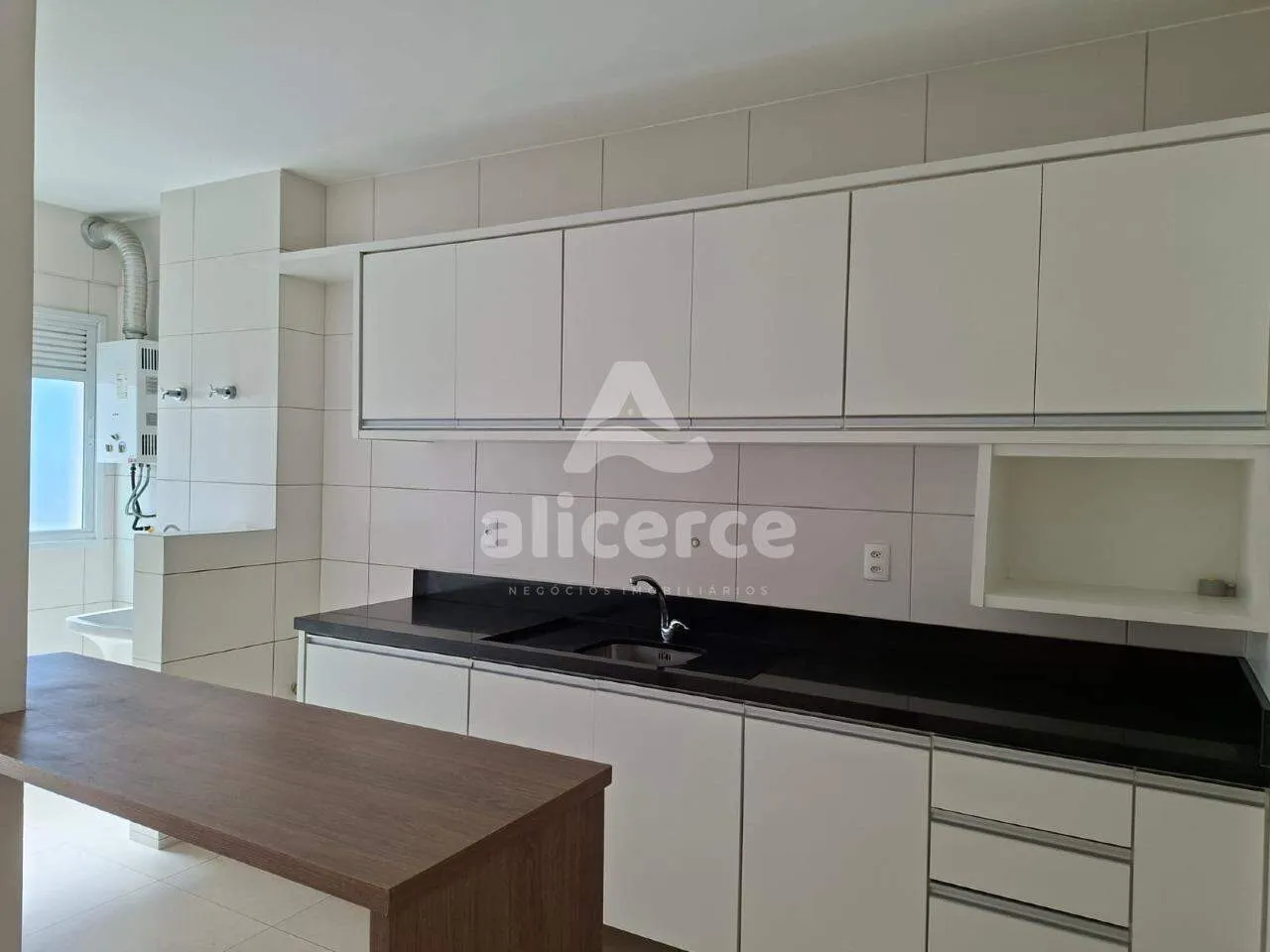 Imagem Apartamento à venda com 02 dormitórios sendo 01 suíte com 74 m² no bairro Kobrasol - São José - SC.
