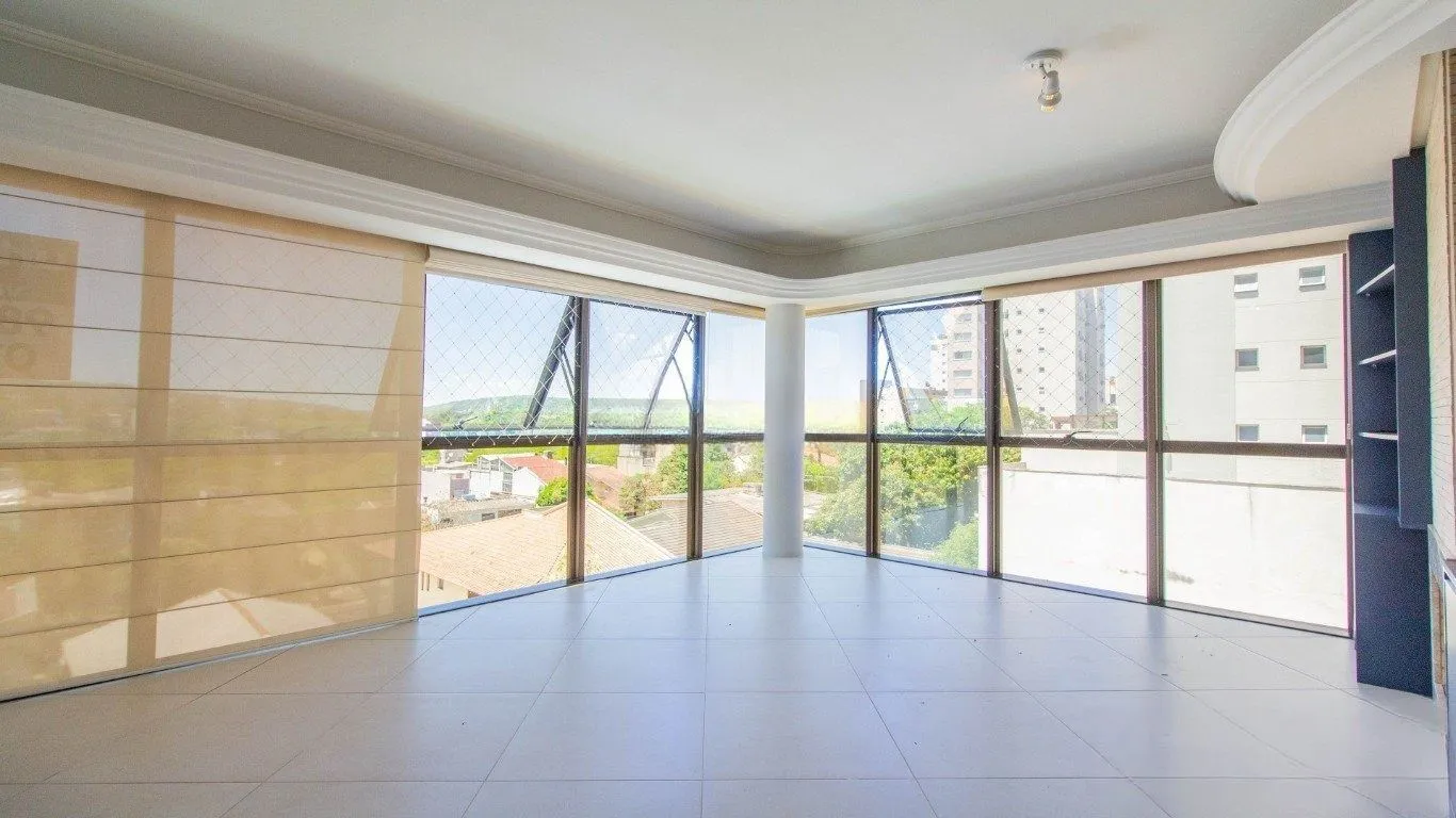 Imagem Vista Panorâmica, 3 Dormitórios com Suíte e 2 Vagas no Petrópolis