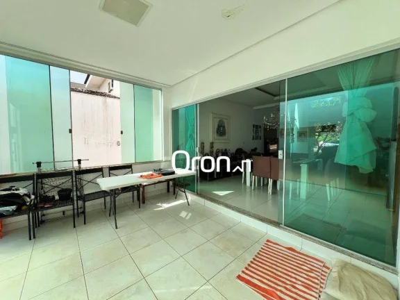 Imagem Sobrado à venda, 324 m² por R$ 1.700.000,00 - Loteamento Portal do Sol I - Goiânia/GO
