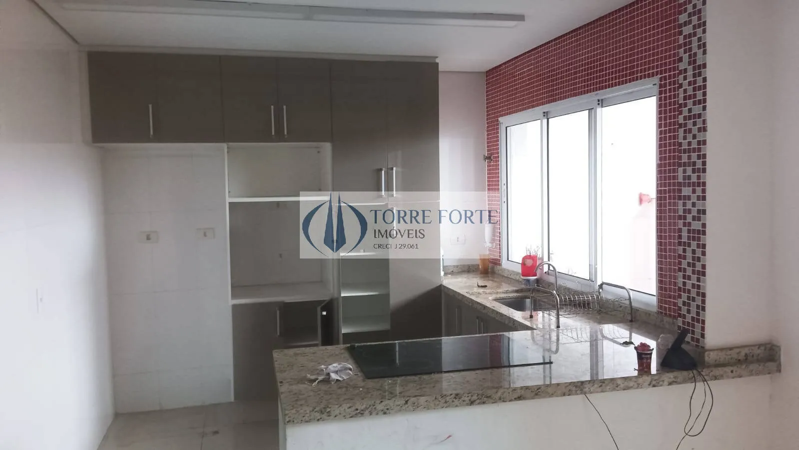 Imagem Linda casa com 110 m² em condomínio fechado 3 dorms 1 suíte 2 vagas garagem