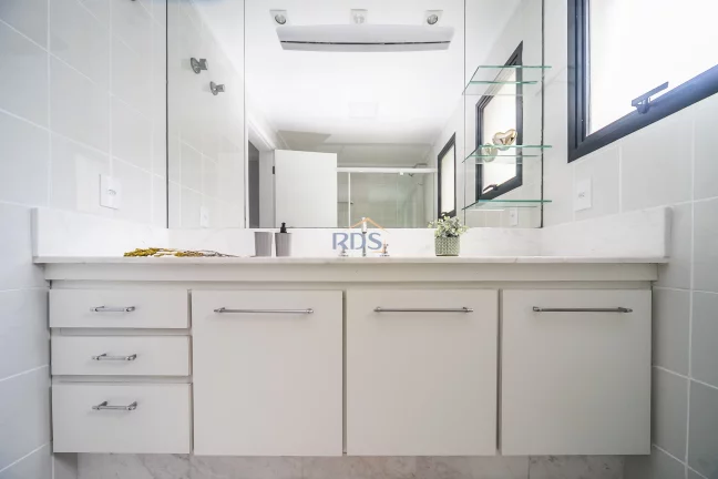 Imagem Venda de apartamento reformado com 4 dormitórios, sendo 2 suítes e duas vagas.