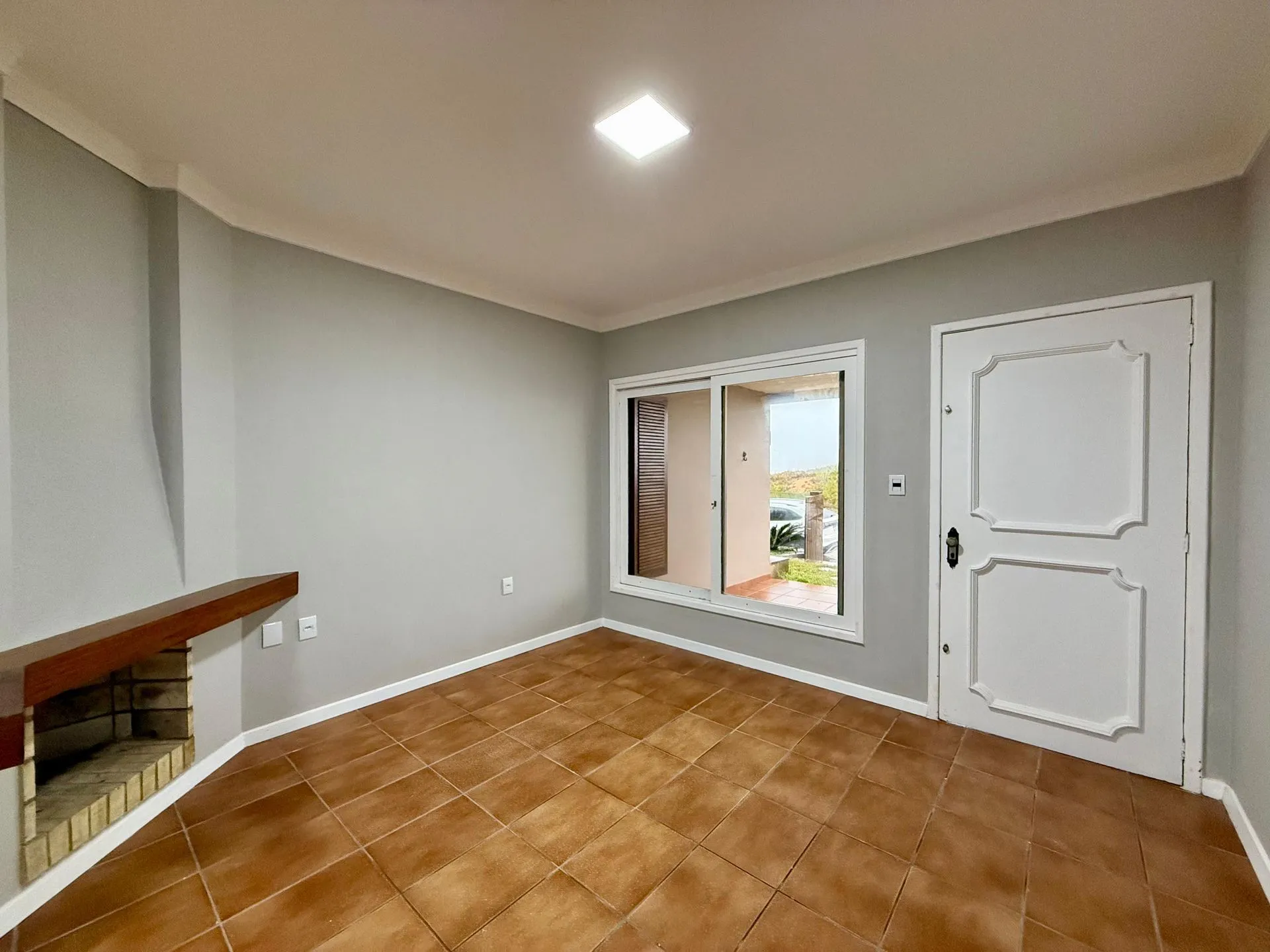 Imagem Triplex à venda em Xangri-lá, Centro, com 3 quartos, 111m2