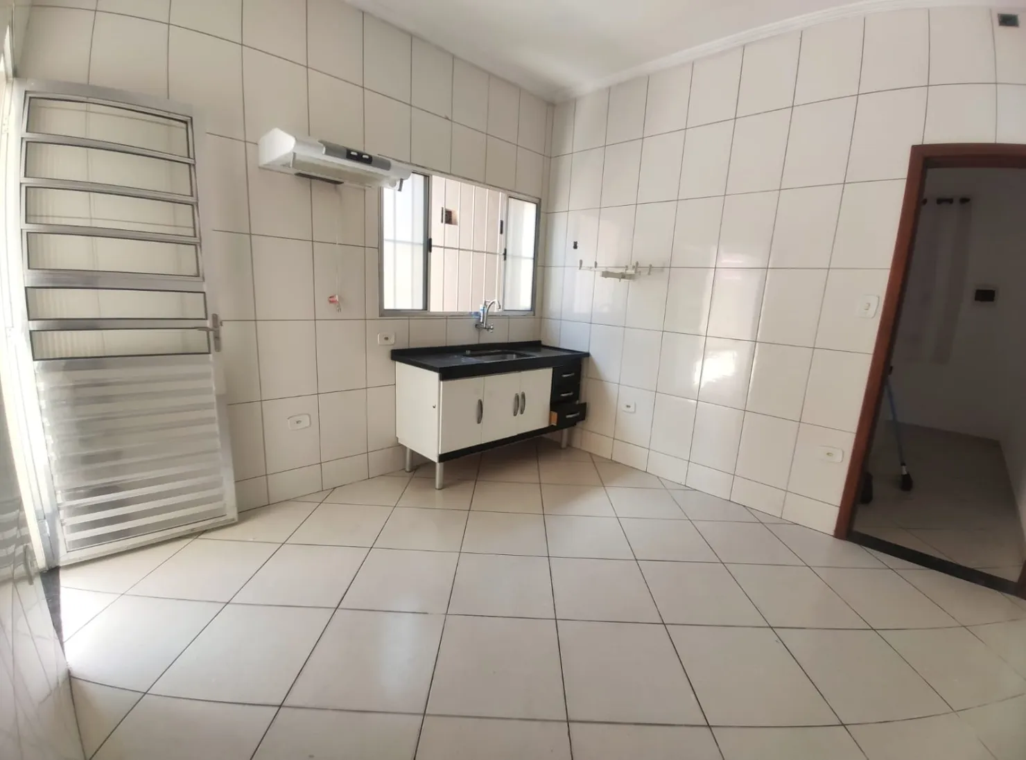 Foto do imóvel Casa à venda 2 Quartos, 2 Vagas, 128M², Parque São Cristóvão, Taubaté - SP