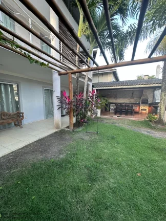 Imagem Alugue uma casa de luxo em condomínio exclusivo em Catu de Abrantes, Camaçari-BA! 5 quartos, 5 suítes, 3 salas, 2 banheiros, 2 vagas de garagem e 300m² de área.