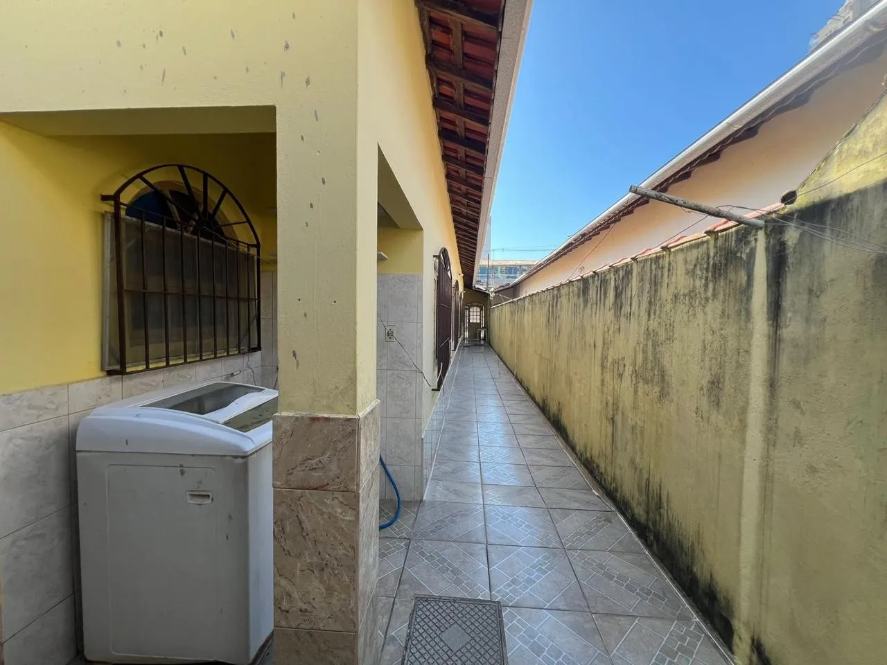 Imagem Casa para Venda em Praia Grande, Caiçara, 3 dormitórios, 1 suíte, 1 banheiro, 2 vagas