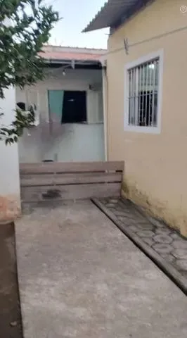 Imagem Casa à venda 2 Quartos, 195M², Parque São Domingos, Pindamonhangaba - SP