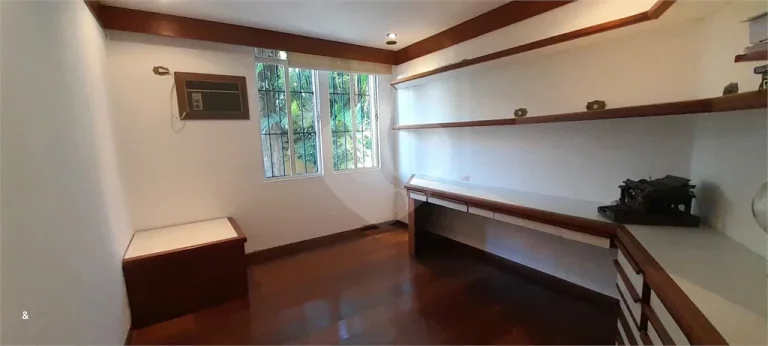Imagem Sobrado à venda com 4 quartos, sendo 4 suítes, em Real Parque, São Paulo - SP