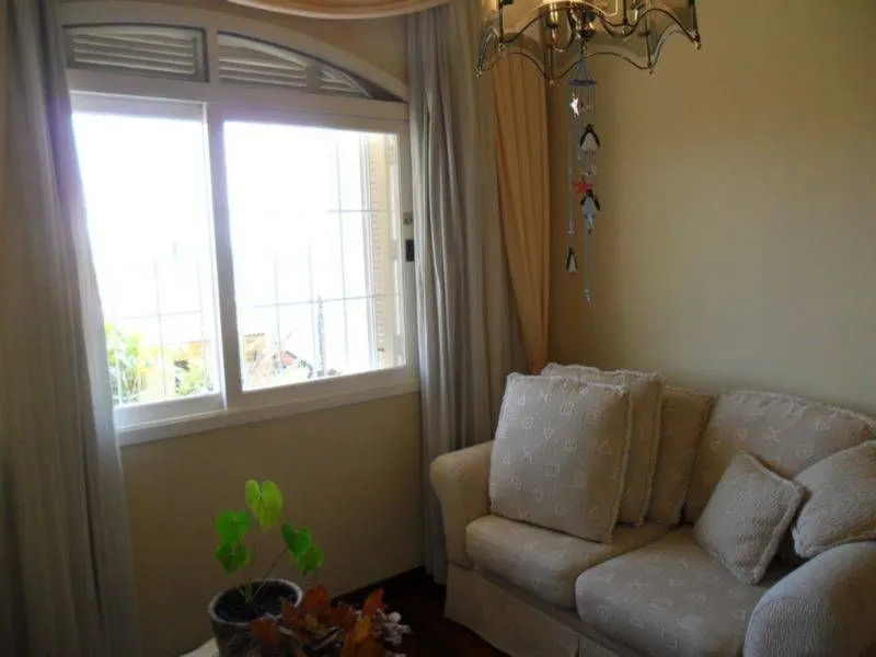 Imagem Casa para Venda - 348m², 3 dormitórios, sendo 1 suites, 2 vagas - Medianeira