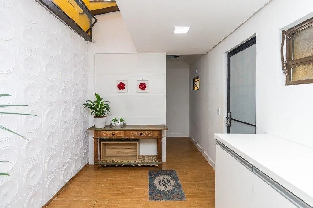 Imagem Casa em condomínio com 4 quartos, 2 suítes e 2 vagas à - Jardim Sabara