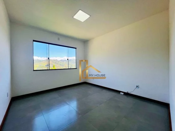 Imagem Casa com 3 dormitórios sendo 1 suíte e vista privilegiada à venda, 201 m² - Vale das Nações - Teresópolis/RJ