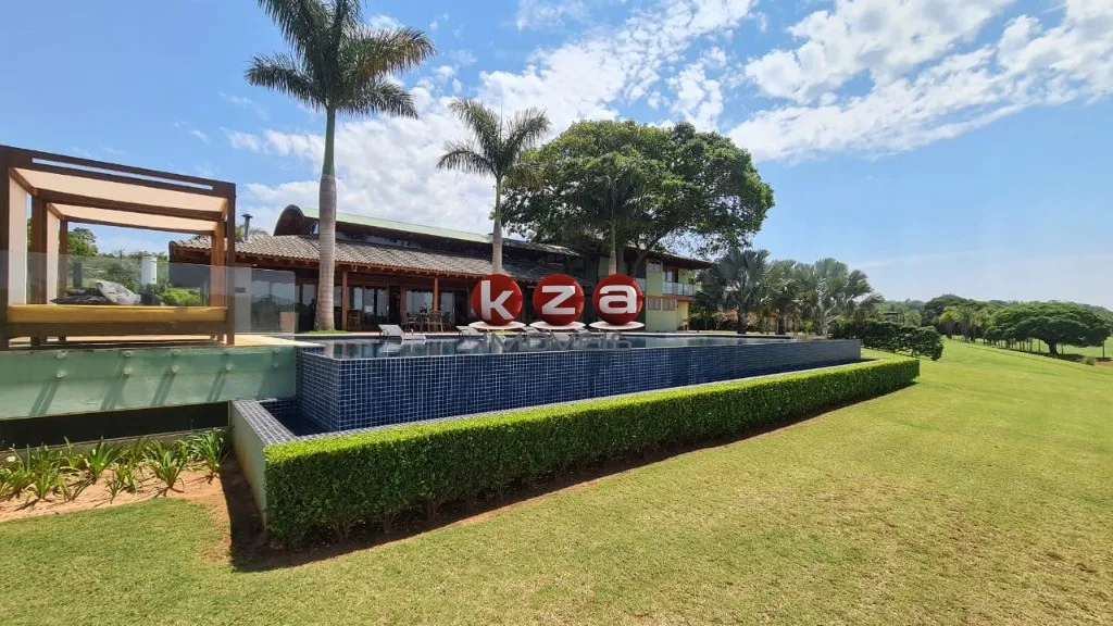 Foto do imóvel Imponente mansão de luxo no Condomínio Quinta do Lago em Avaré-SP: 6 quartos, 6 suítes, 4 salas, 8 banheiros, 10 vagas de garagem, 1.096m² de área.