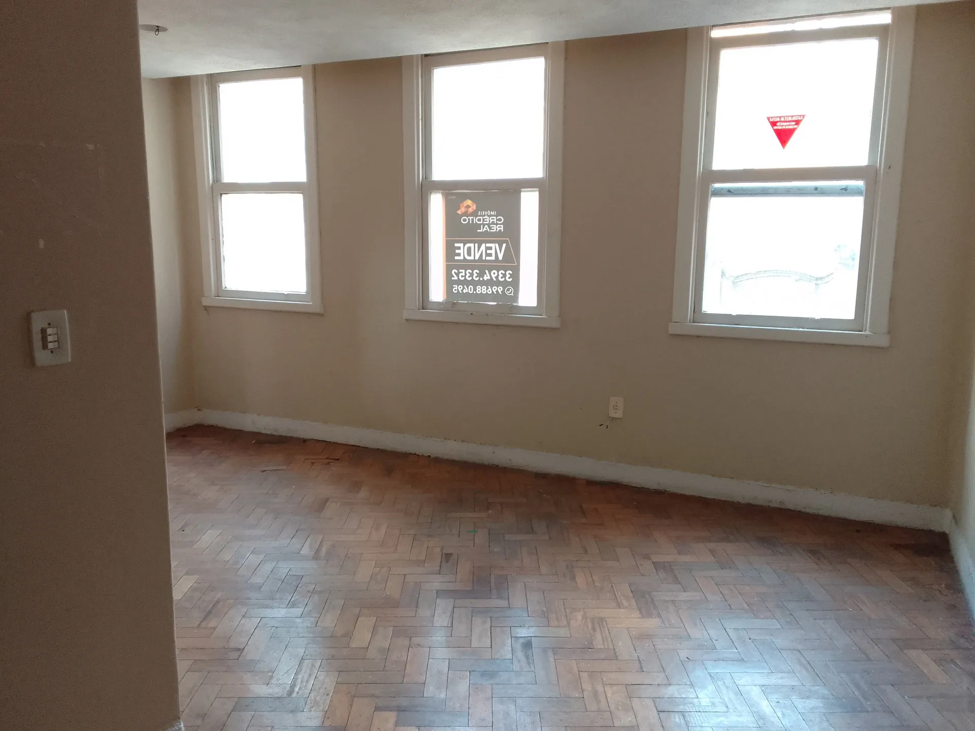 Imagem Sala comercial à venda em Porto Alegre, Centro, 112.6m2