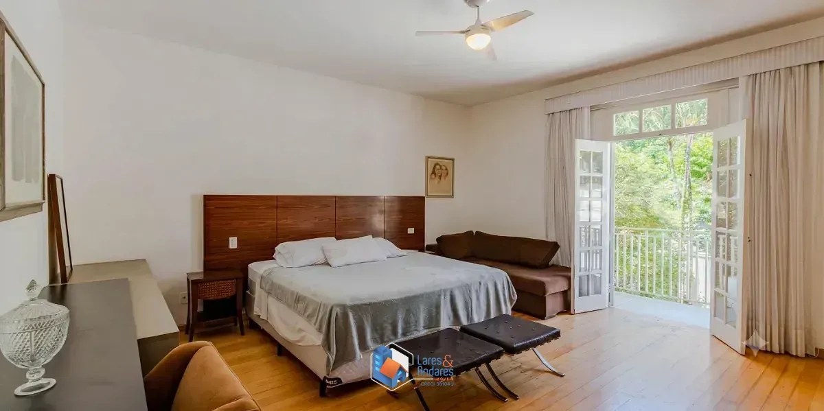 Imagem Casa para venda em Pacaembu com 3 quartos, sendo 3 suítes, 350m²