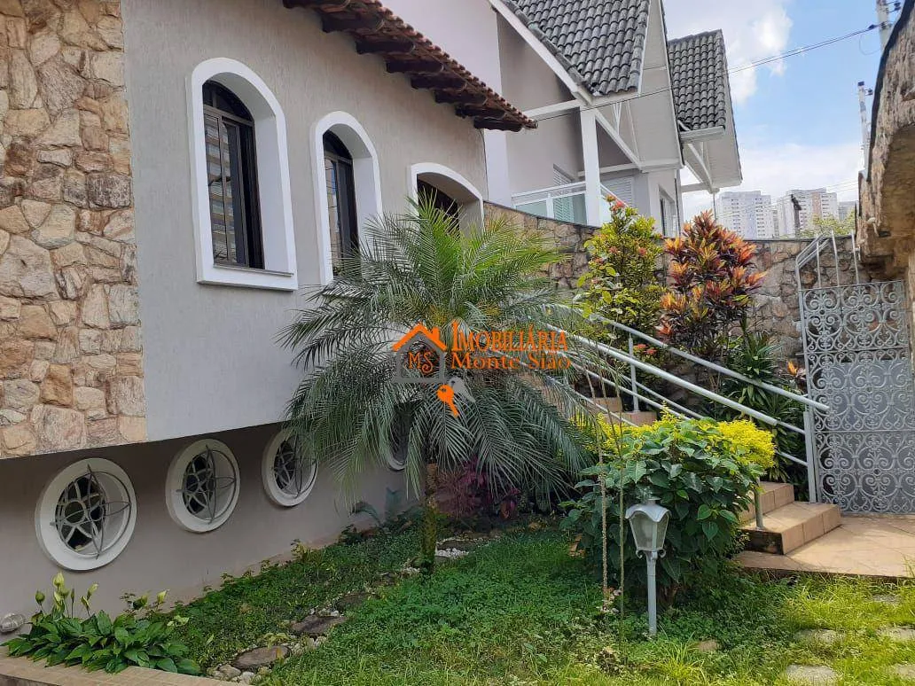 Imagem Casa com 3 dormitórios à venda, 398 m² por R$ 1.500.000,00 - Vila Galvão - Guarulhos/SP