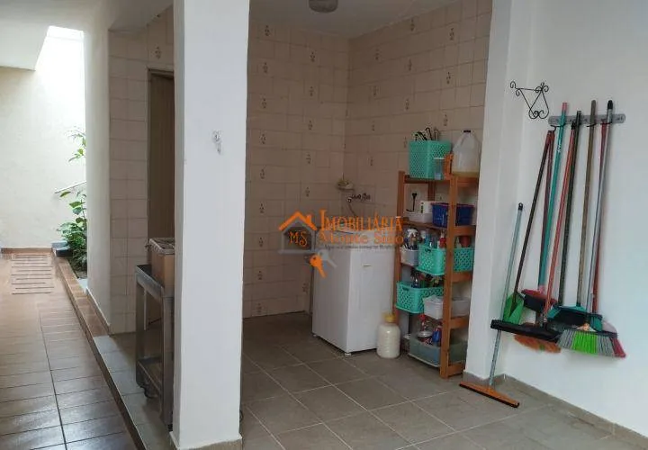Imagem Casa com 3 dormitórios à venda, 288 m² por R$ 870.000,00 - Vila Galvão - Guarulhos/SP