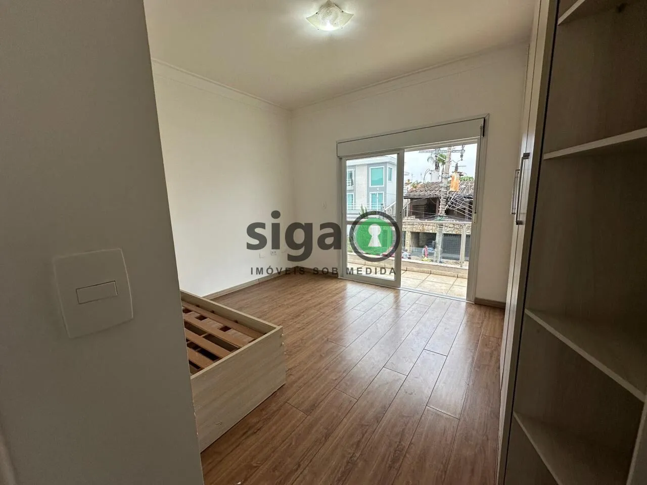 Imagem Oportunidade Casa Ampla com 3 Suítes, Churrasqueira e Área Gourmet