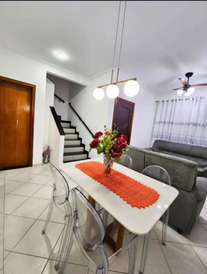 Imagem Casa para Venda em Praia Grande, Guilhermina, 2 dormitórios, 2 suítes, 1 banheiro, 1 vaga