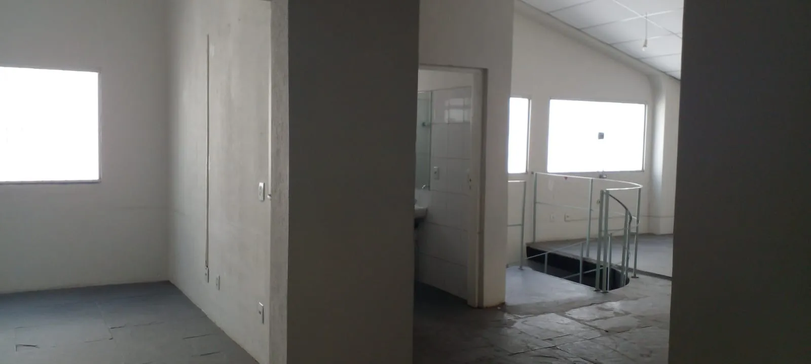 Imagem Excelente oportunidade: Galpão Comercial de 500m² em Alphaville Industrial, Barueri-SP, para Venda ou Locação