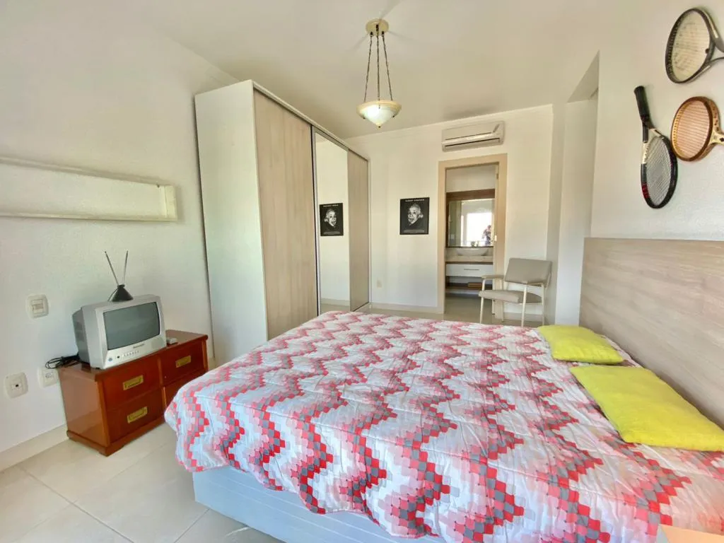 Imagem Casa em Condominio 5 Dormitórios - Bairro Zona Nova
