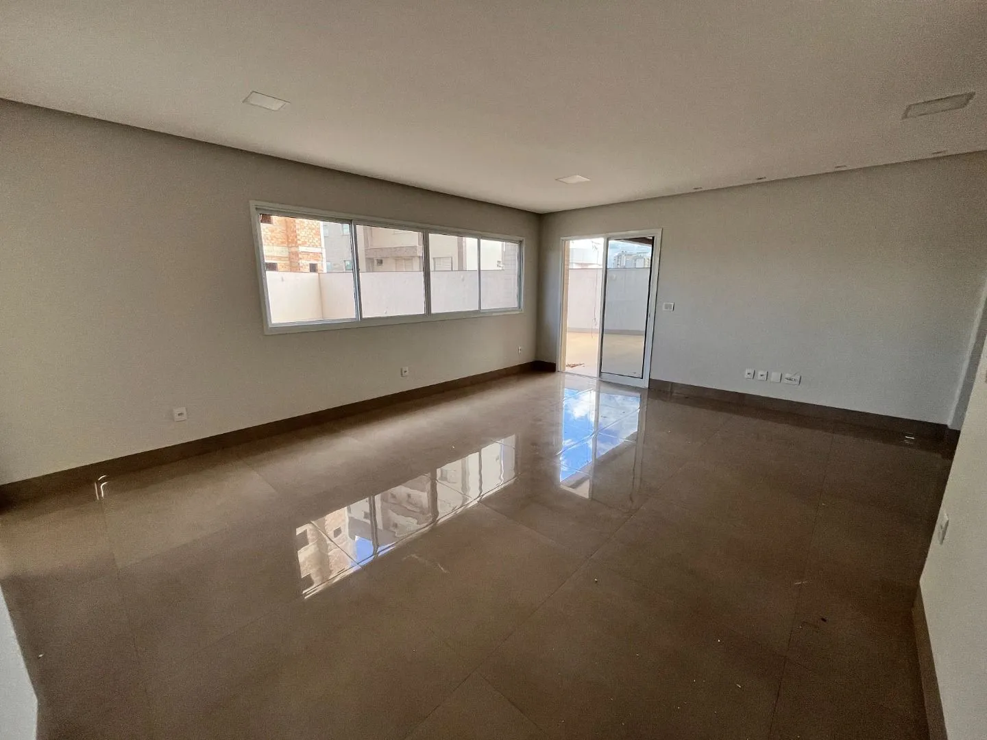 Imagem Apartamento com 3 dormitórios à venda, 114 m² por R$ 1.100.000,00 - Centro - Patos de Minas/MG