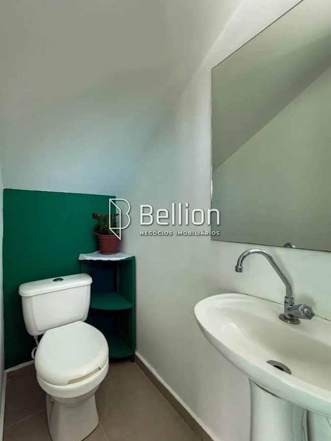 Imagem Localizada no bairro João Paulo, em Indaial, essa casa impressiona desde a primeira visita.