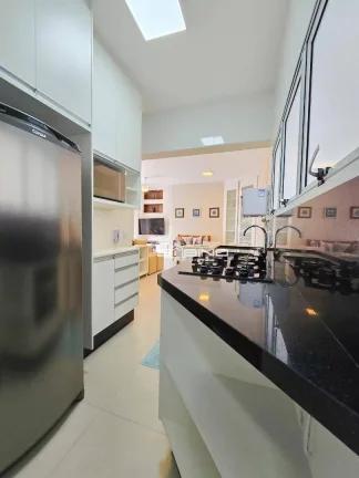 Imagem Apartamento Pé na areia à Venda no Edifício Blue Waves, com 3 dormitórios 1 suíte 83m² - Riviera de São Lourenço - Bertioga SP