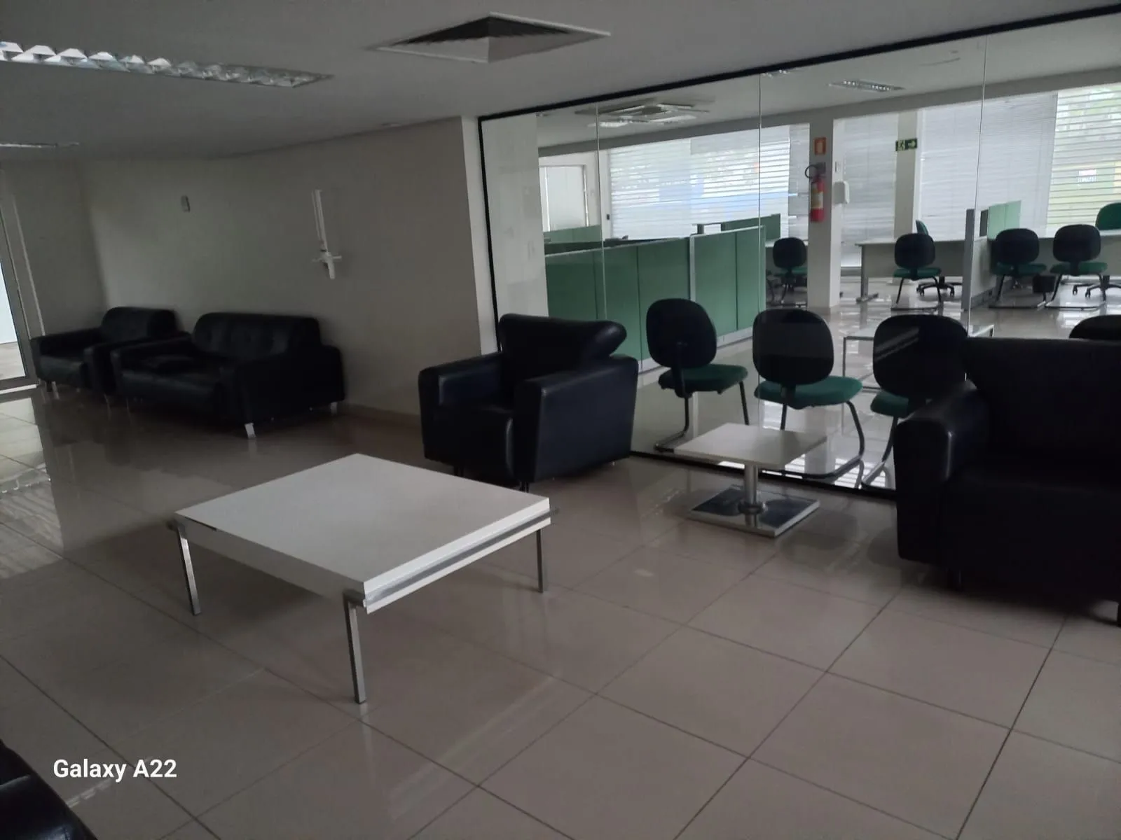 Imagem MÁFFER IMÓVEIS ALUGA LOJA / PRÉDIO COMERCIAL - AV. SERTÓRIO | PORTO ALEGRE/RS Área total: 1.200 m² Aluguel: R$ 48.000/mês Diferenciais do Imóvel Altíssima visibilidade Testada ampla com vitrine Fluxo intenso de veículos