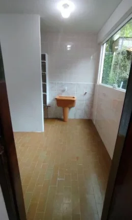 Imagem Casa para Venda em Nova Friburgo, Cordoeira, 2 dormitórios, 1 banheiro, 1 vaga