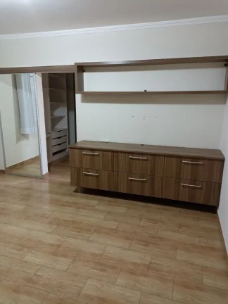 Imagem Linda casa térrea feita pelo atual proprietário. Com piscina. 300m2ac 600m2at. Documentação pronta para financiamento. Climatizada