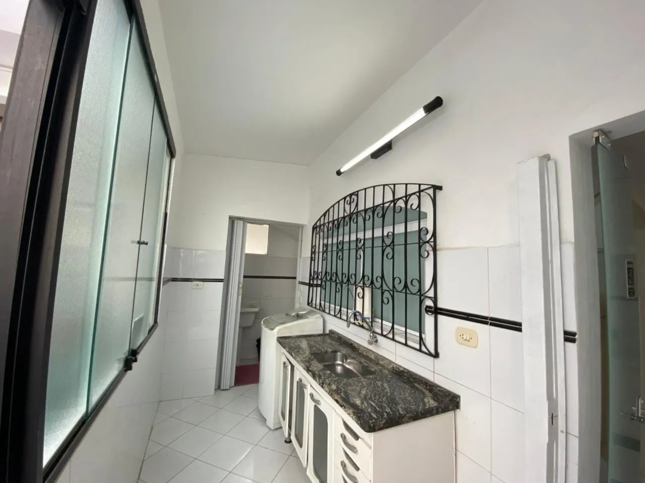 Imagem Comercial à venda 8 Quartos, 2 Vagas, 300M², Jardim Maria Augusta, Taubaté - SP