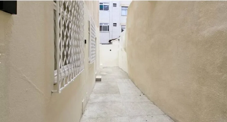 Imagem ÁTIMA ÁREA PRIVATIVA, REFORMADA COM 04 QUARTOS, 04 VAGAS NO SANTO ANTÔNIO!!