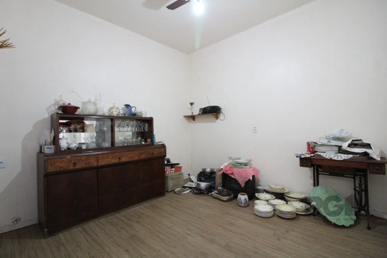 Imagem Casa à venda 4 quartos (dormitórios), suíte, 3 vagas - Partenon, Porto Alegre