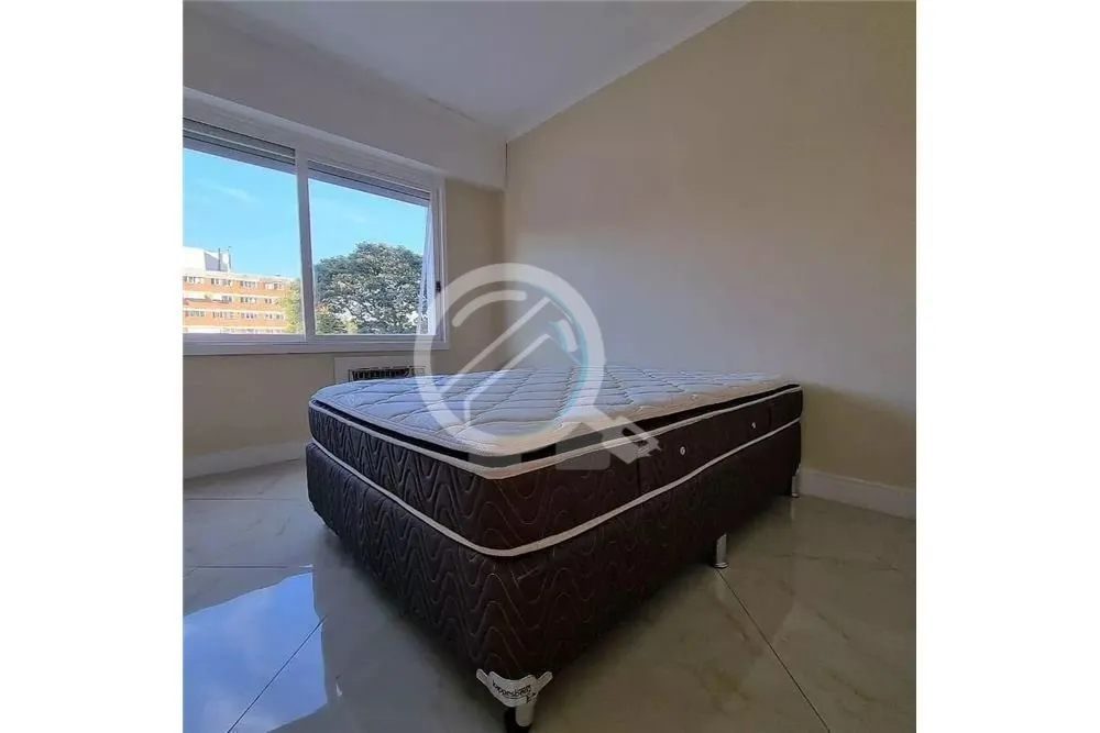 Imagem Maravilhoso apartamento recentemente revitalizado e reformado com 120 m2 privativos, 3 amplos e sile...