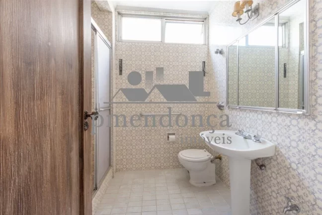 Imagem Apartamento em Higienópolis com 3 dormitórios (1 suíte) e 2 vagas, 240m²